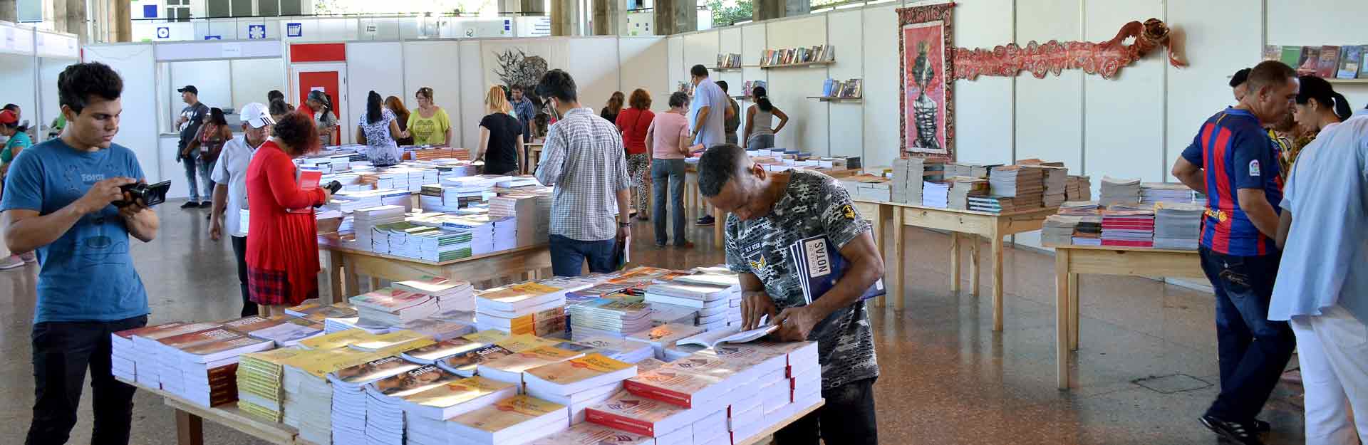 Feria del Libro en la Rampa, Cuba Travel